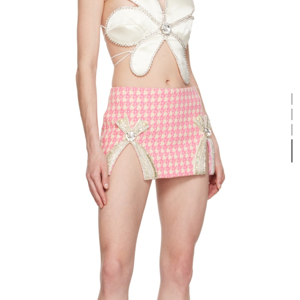 Chic Pink Houndstooth Mini Skirt